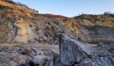 Cât de bogată este România în pământuri rare. Harta celor mai prețioase rezerve de metale ale viitorului