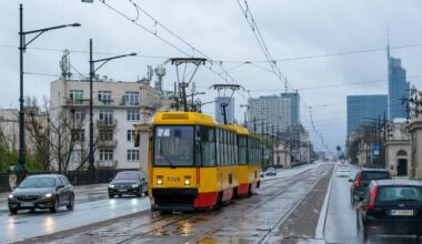 Rebounding Growth to Extend Poland Central Bank Rate Pause