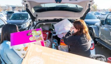 Americans' economy fears aren't stopping them from record spending