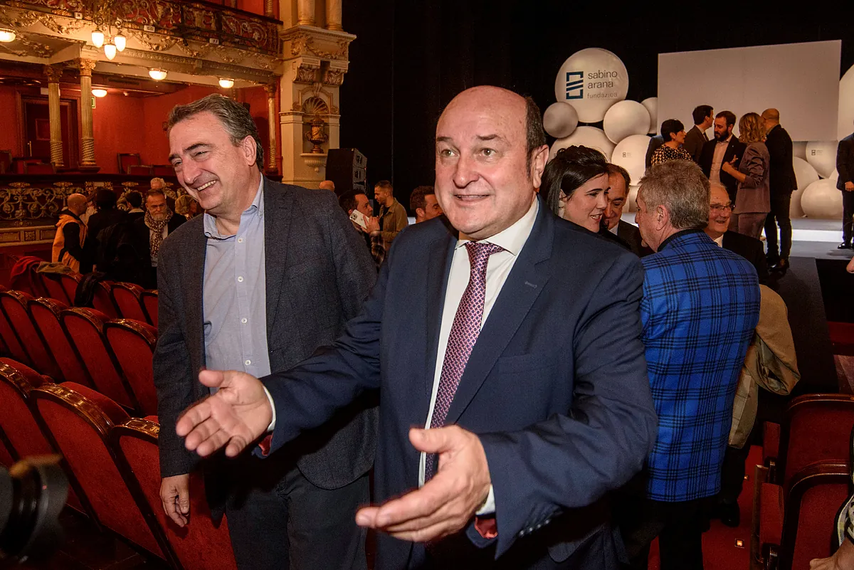 Ortuzar renuncia a la presidencia del PNV después de 12 años en el cargo tras la irrupción inesperada de Aitor Esteban como rival - El Mundo