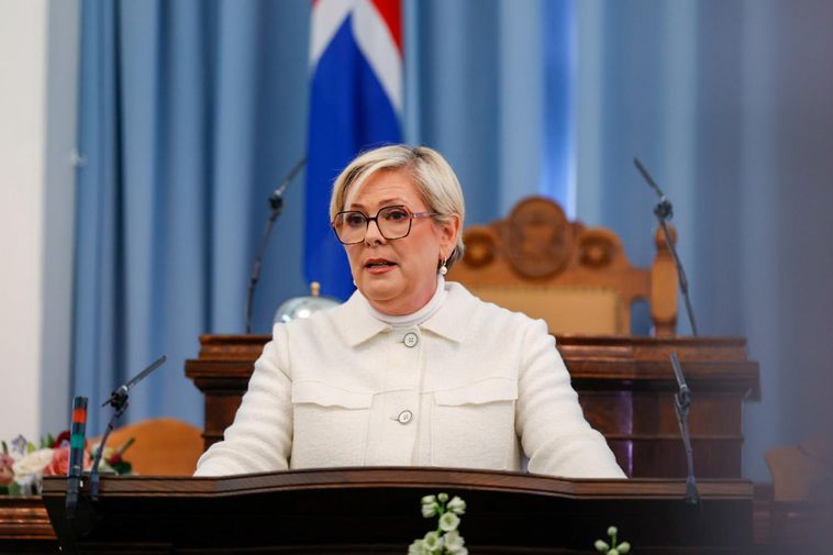 Alþingi set: President quotes Norwegian proverb