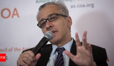 BlackRock manager is Lebanon economy minister