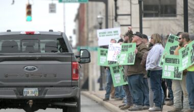 Federal employees explain why they accepted Trump's buyout