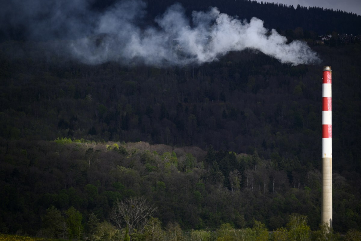 Swiss voters reject green overhaul of economy