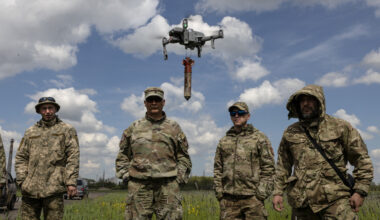Ukrainian military learn to fly drones