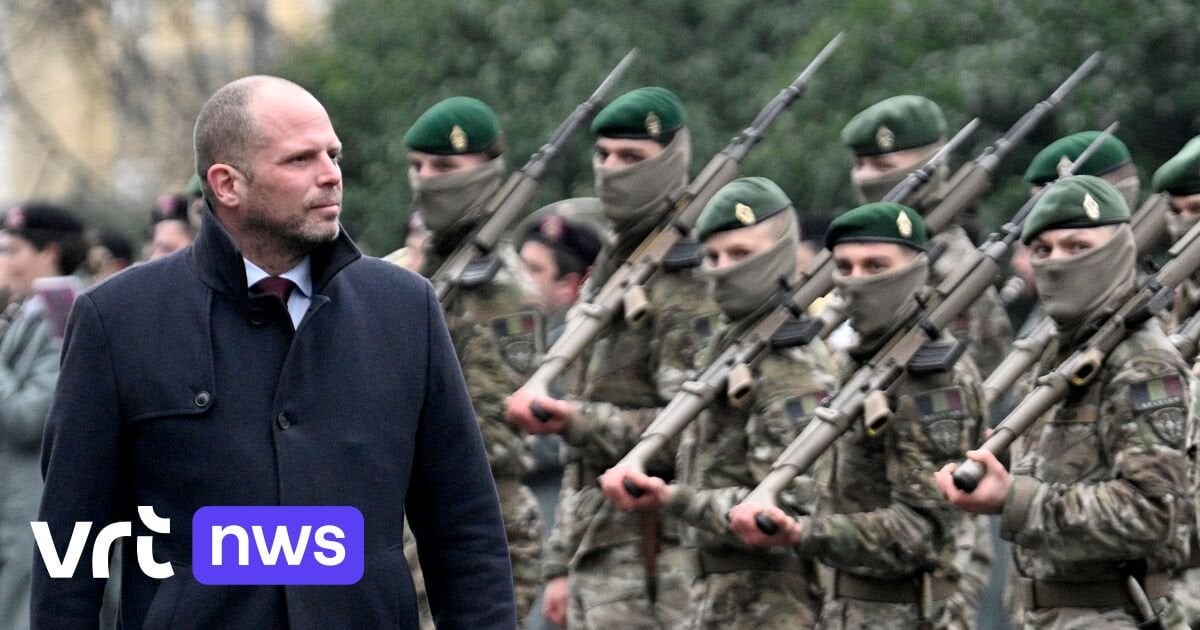 Theo Francken, trotse minister van een (klein) Belgisch leger