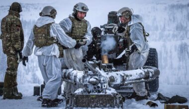 British commandos load a howitzer in Arctic training as UK opens talks with Norway to counter Russian threats – The Sun