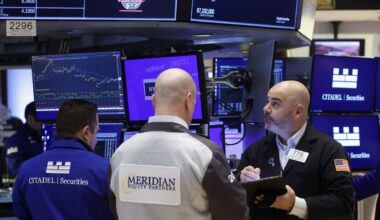 Stock indexes suffer worst losses this year amid consumer, business economic fears