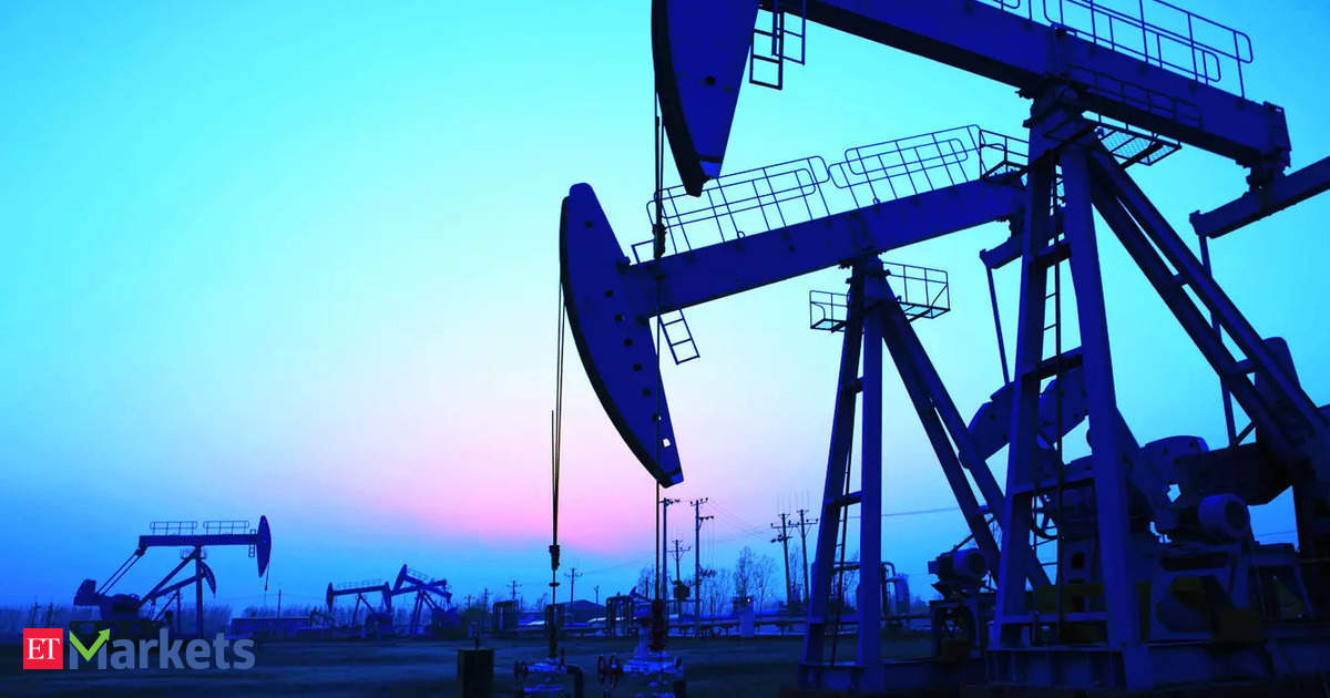 Oil falls 2% but concerns over supply disruptions provide support
