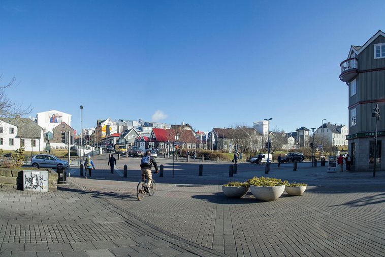 Demanding immediate action - Iceland Monitor