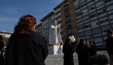 Le Pape au Gemelli: les conditions restent critiques mais pas de nouvelle crise respiratoire