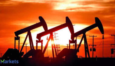 Oil dips on pending Kurdistan supply resumption