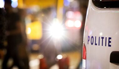 Politie schiet man neer in centrum Amsterdam na 'dreigende situatie'
