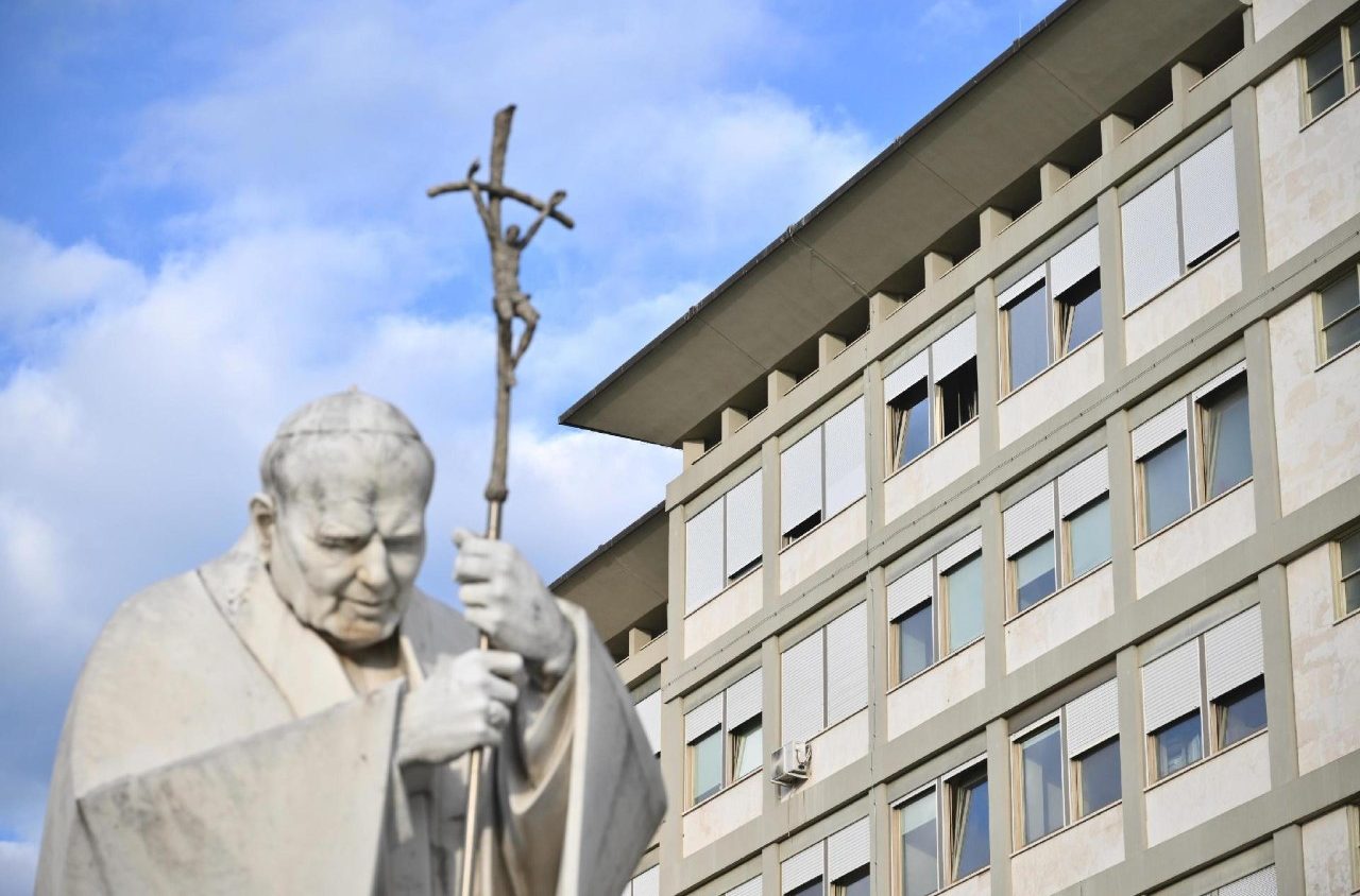 Pope Francis has restful night amid clinical improvements