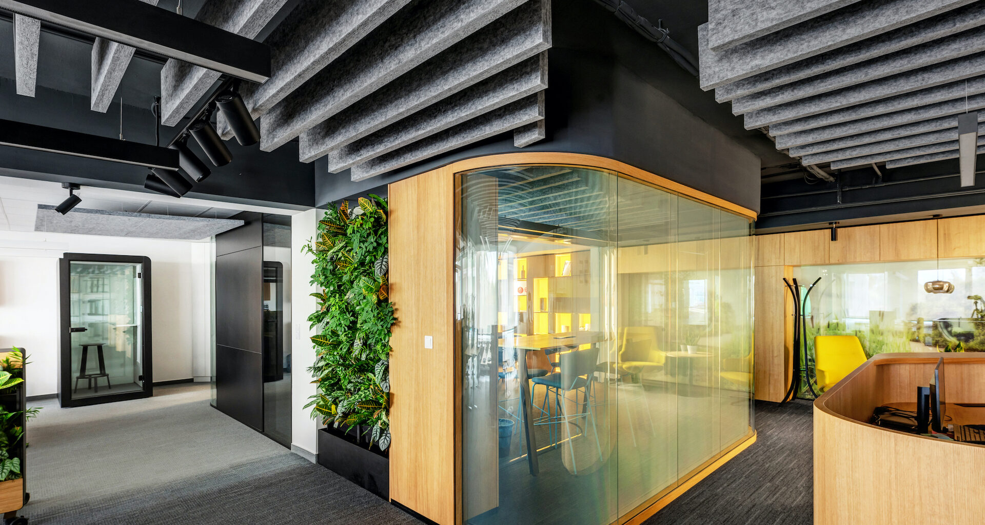Vadonatúj showroom és iroda a fővárosban