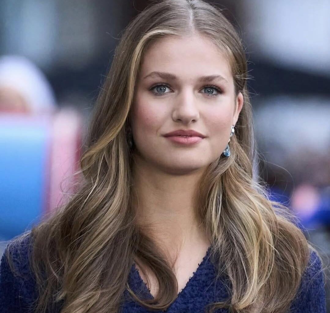 Princess Leonor can retake southern italy anytime she wants (and also step on me and spit in my mouth)