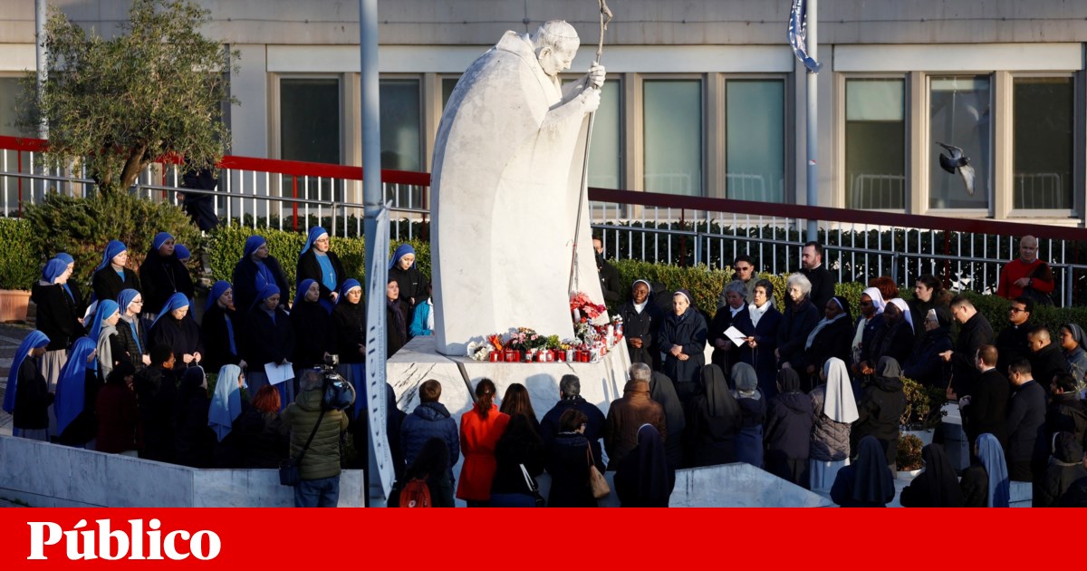 Papa Francisco em estado “crítico” e com prognóstico “reservado”, anuncia Vaticano | Vaticano