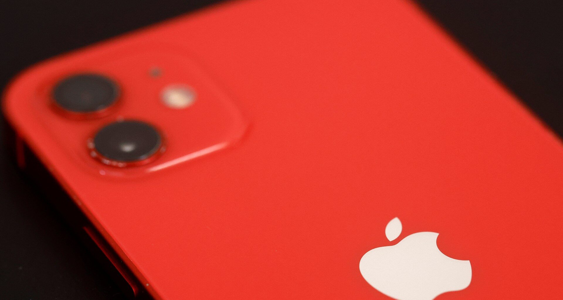 Apple announces $500bn investment in the US | Donald Trump News