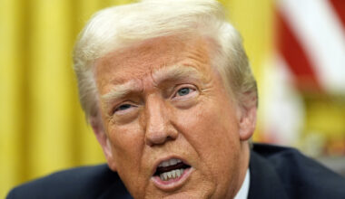 Trump signe les décrets qui imposent l'acier et l'aluminium