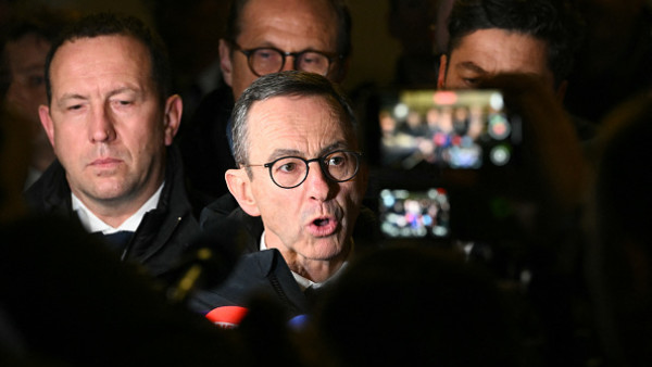 France threatens to review longstanding accords with Algeria