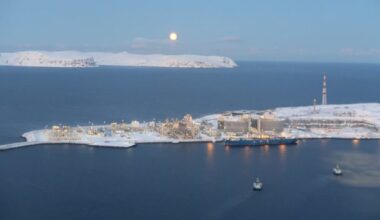 Sparks fly again over Arctic gas plant