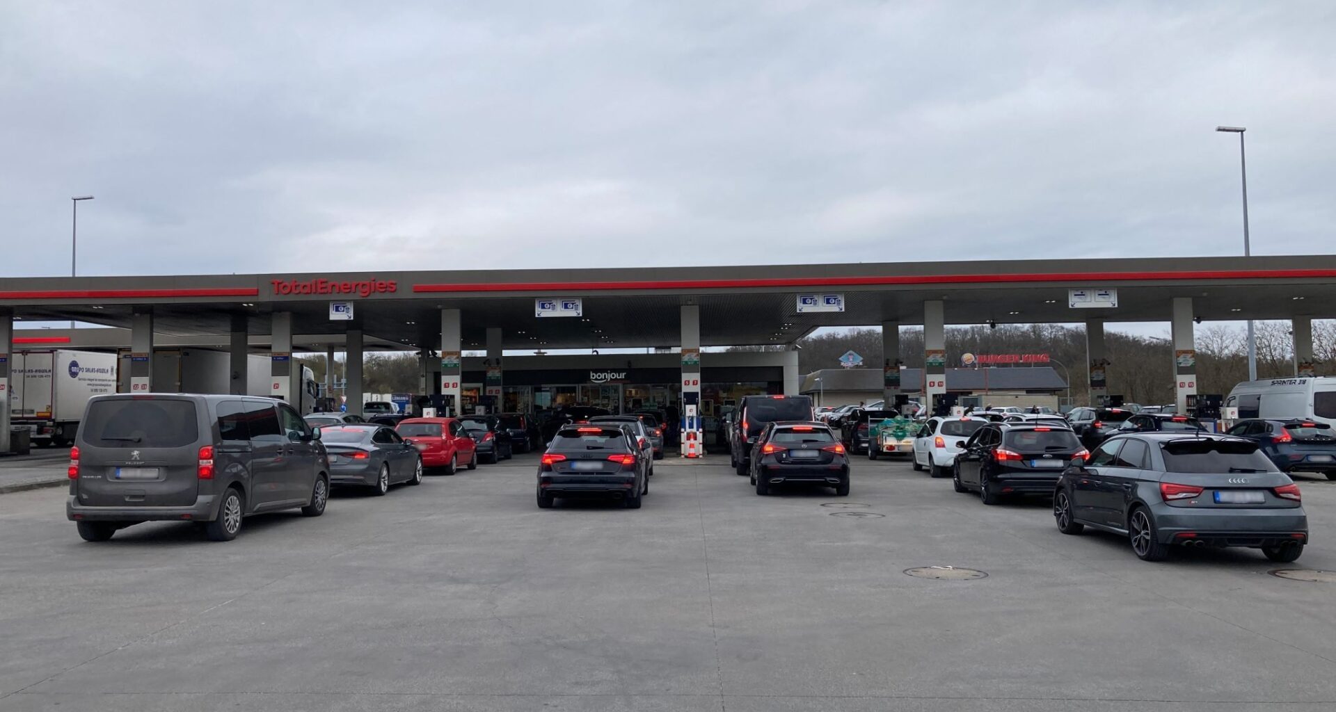 Aktuelle Spritpreise von Benzin und Diesel (23.02.2025)
