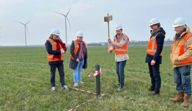 Bouw grootste zonnepark van Nederland tussen Scheemda en Zuidbroek begonnen