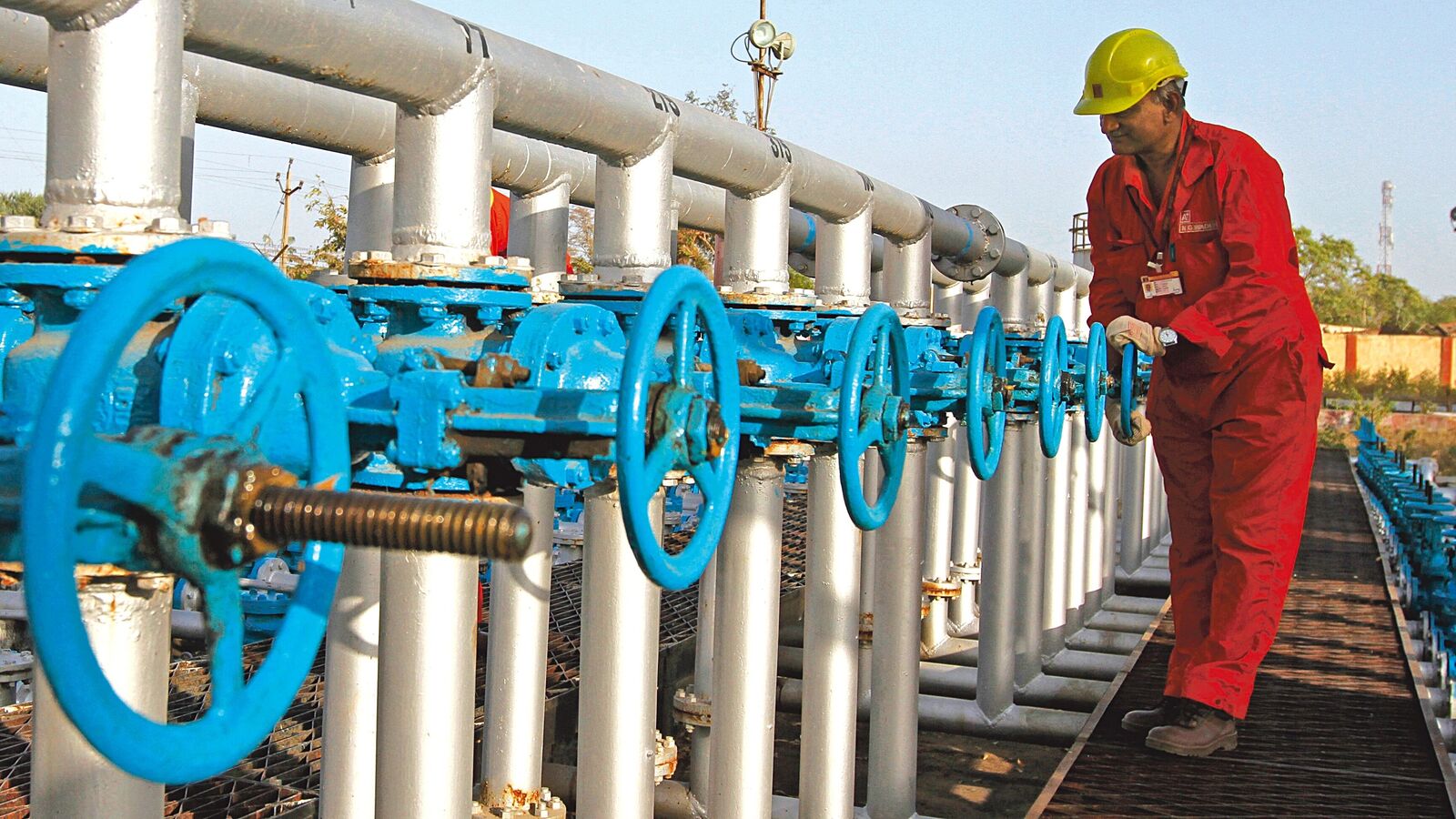 ONGC considers foraying into regasified LNG biz as demand for natural gas rises