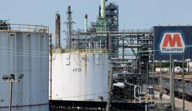 Top US Refiner Is Ready to Switch to Domestic Crude on Tariffs