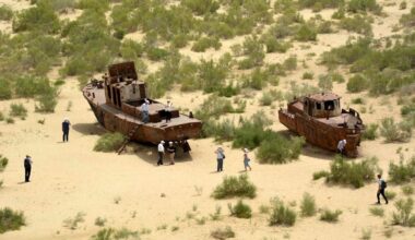 Central Asia faces environmental catastrophe as Aral Sea dries up