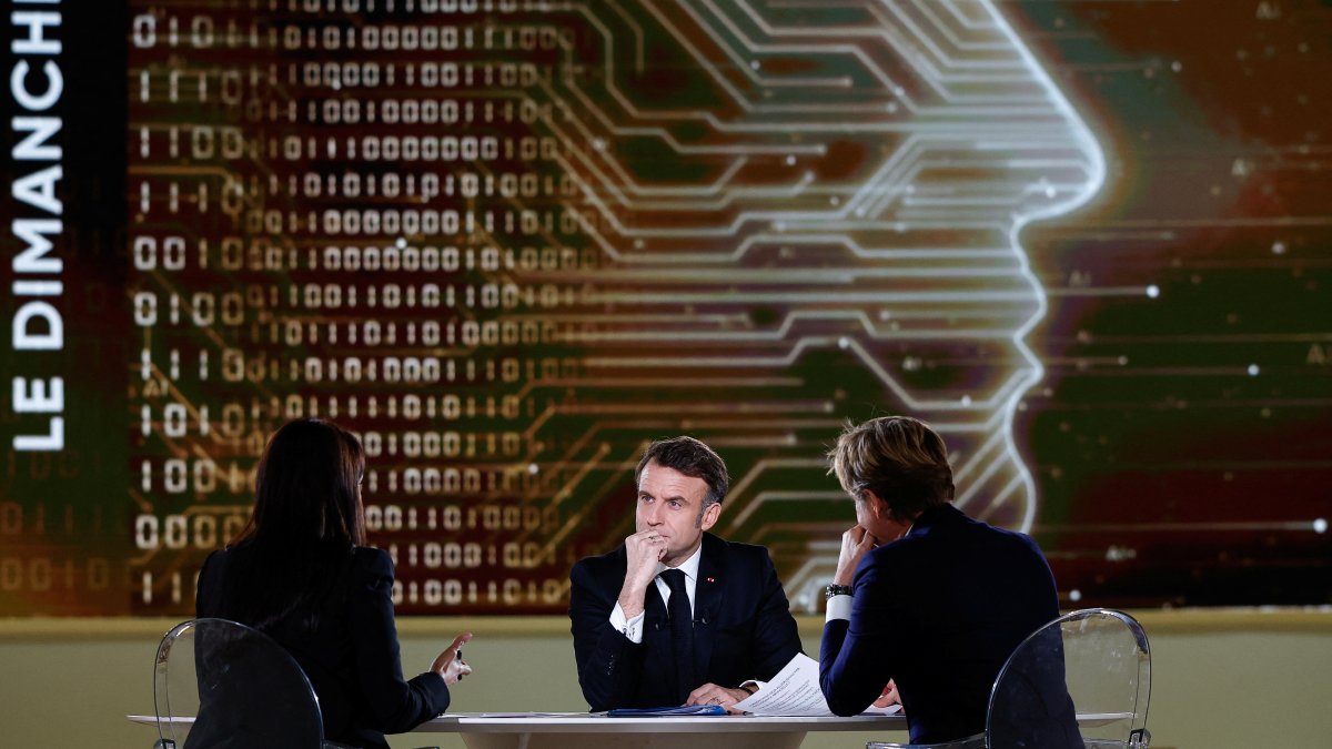 Macron unveils ambitious $112 billion AI investment plan for France