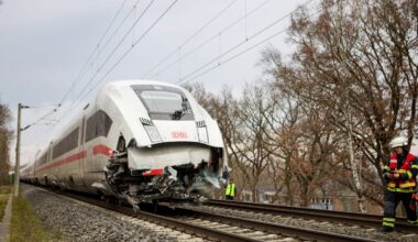 Late trains, delayed projects display Germany's infrastructure woes