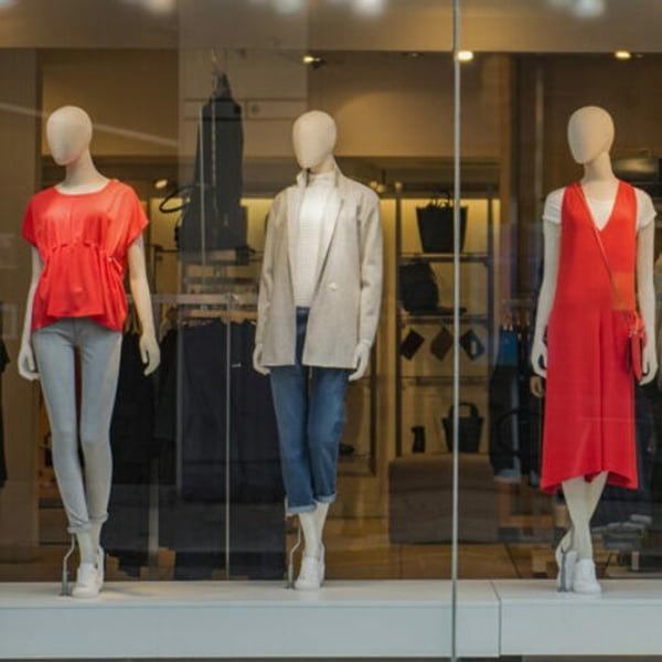 Modehandel in Deutschland leidet unter sparsamen Kunden und hohen Kosten