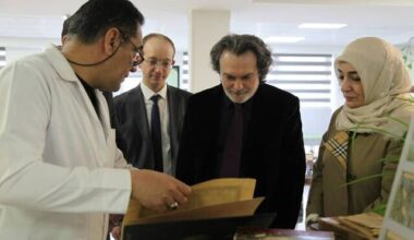 Iran, Turkey discuss joint library projects, cultural exchange