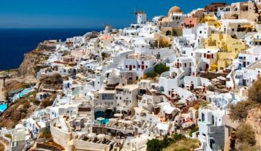 Greece sends rescuers to Santorini as island rocked by 200 quakes | World | News