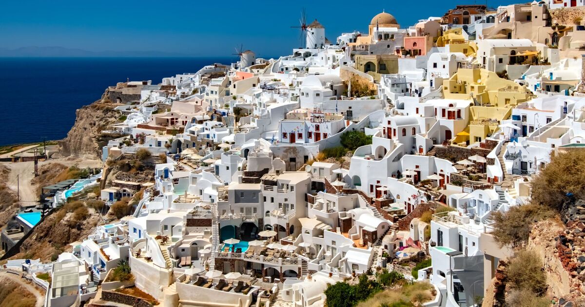 Greece sends rescuers to Santorini as island rocked by 200 quakes | World | News