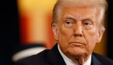 Trump Says He Wants Ukraine's Rare Earth Metals in Exchange for US Aid