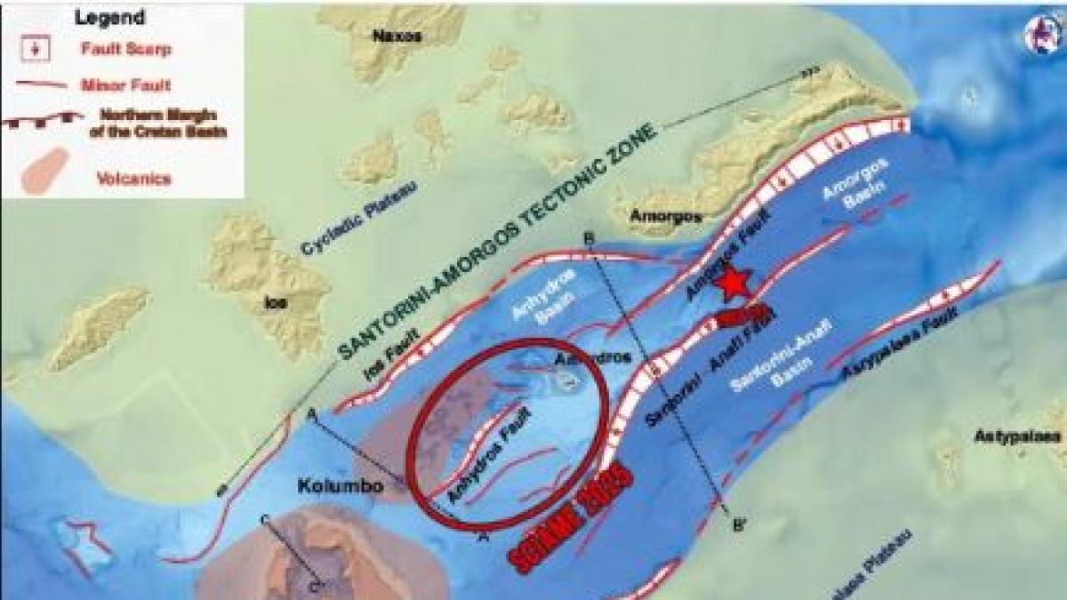 Terremoto a Santorini, nuova scossa di magnitudo 5: in 9mila lasciano l'isola. Cosa sta succendendo in Grecia?