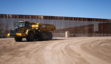 Commentary: Will Trump’s immigration crackdown be good or bad for the economy? | Opinion Columns