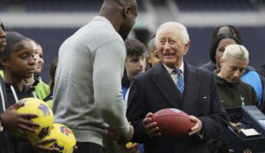 King Charles gets QB lesson at Tottenham Hotspur Stadium - Chronicle-Tribune