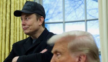 Here's What Management Experts Think About Elon Musk's DOGE Emails