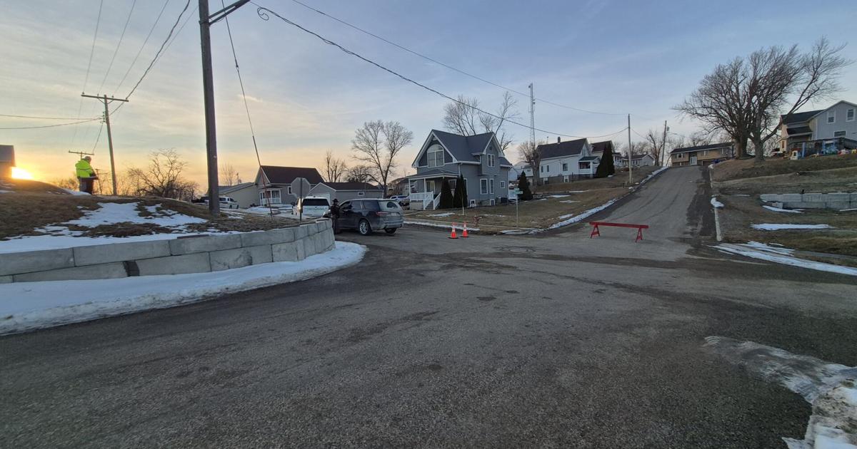 Iowa State Patrol, multiple sheriff's agencies on scene in Norway neighborhood | Top Stories