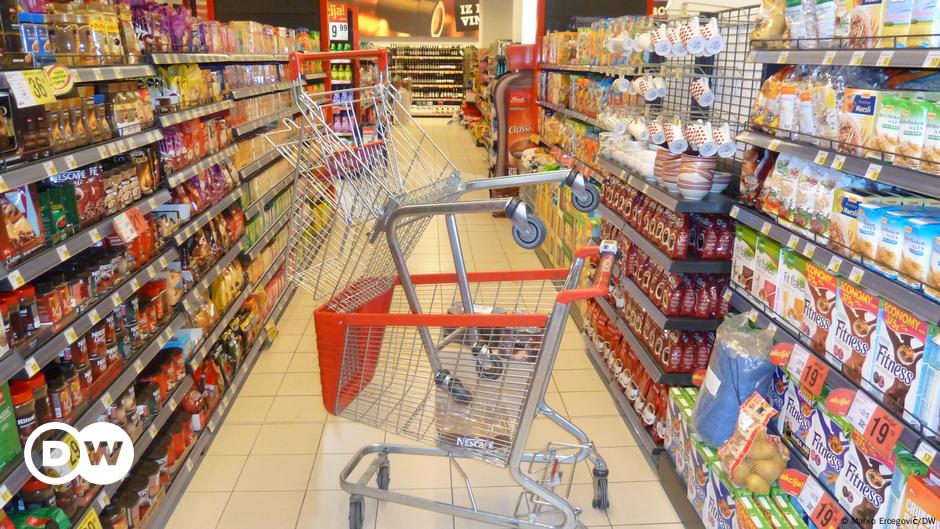 Consumers in Croatia boycott supermarkets – DW – 02/07/2025