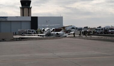 1 dead, at least 3 injured after planes crash at Arizona airport on tarmac