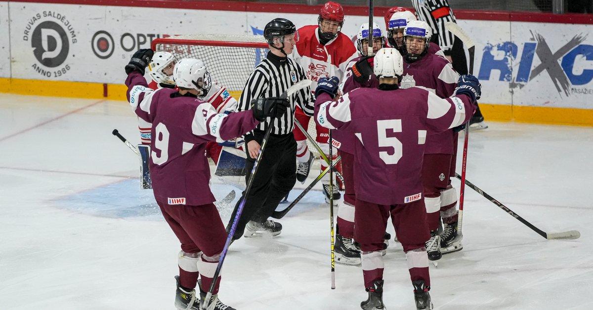 Latvijas U-18 hokejisti triumfāli sāk Nāciju turnīru Jelgavā
