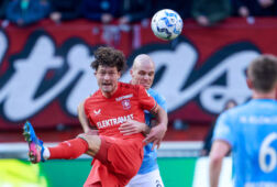 Sam Lammers in duel met Bram Nuytinck