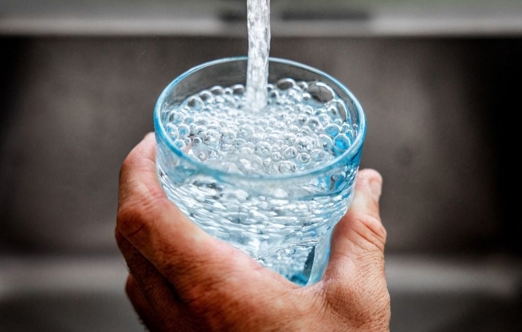 En France, « des milliers de gens boivent de l’eau qui donne le cancer »
