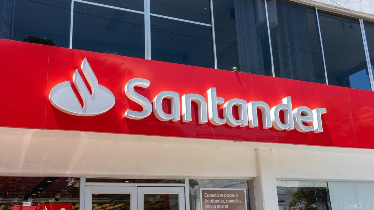 Santander denies reports on UK retail business sale