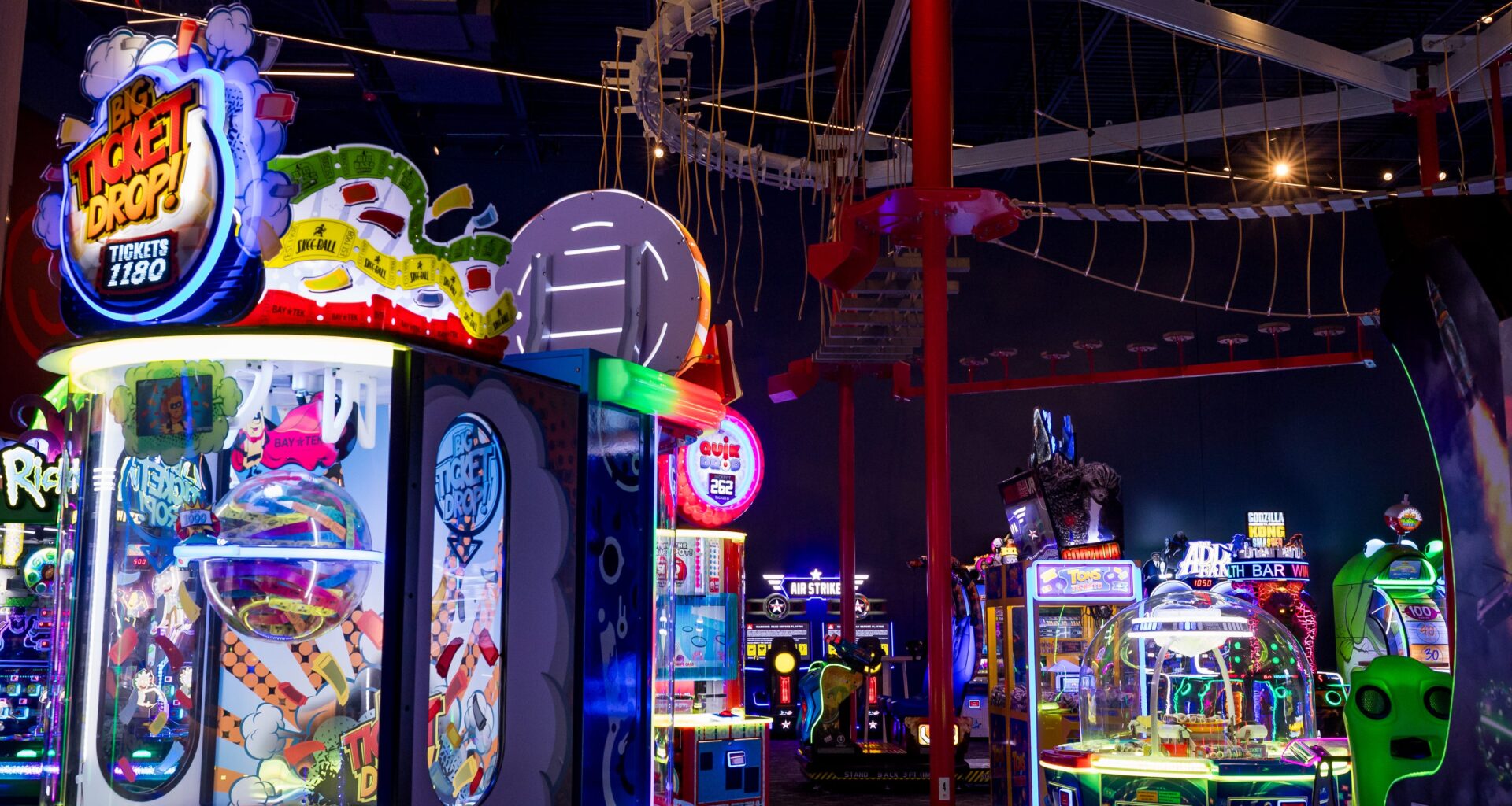 Gamescape by Cinemark opens doors in El Paso, offers 18 bowling lanes