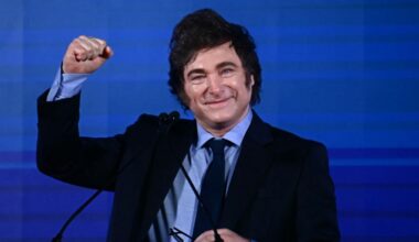 Le président argentin Javier Milei fait la promotion d'une cryptomonnaie douteuse, puis supprime son message